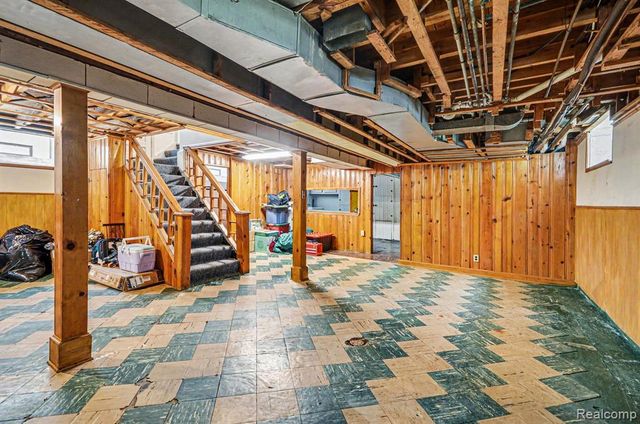 1984 Beaufait Drive, Grosse Pointe, MI 48236