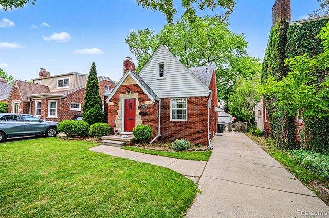 1984 Beaufait Drive, Grosse Pointe, MI 48236