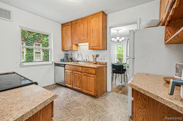 1984 Beaufait Drive, Grosse Pointe, MI 48236