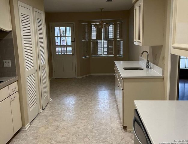 8033 N New Braunfels Ave Apt 400E, San Antonio, TX 78209