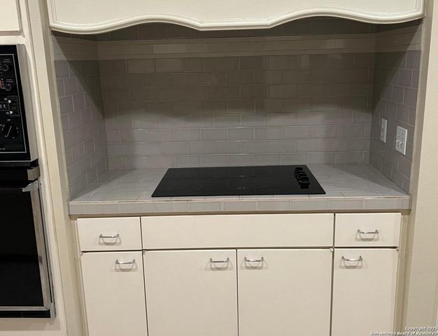 8033 N New Braunfels Ave Apt 400E, San Antonio, TX 78209