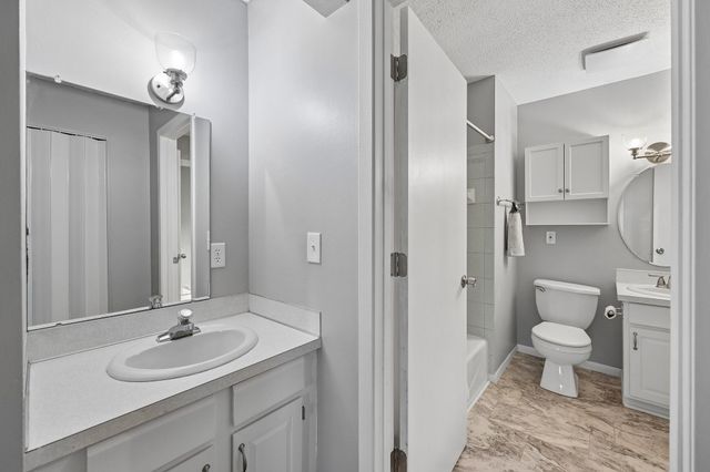 5815 Lake Curve Lane, Brooklyn Center, MN 55429