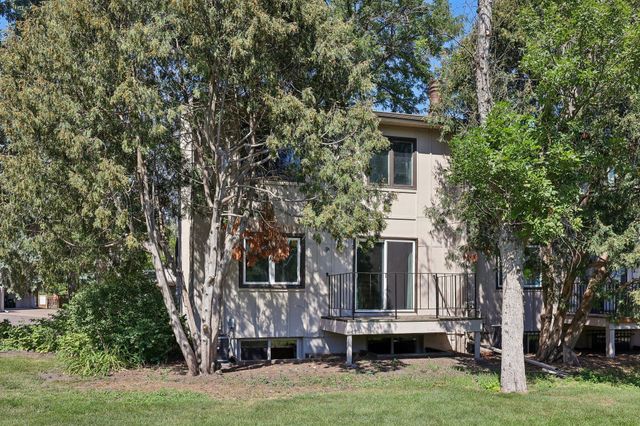 5815 Lake Curve Lane, Brooklyn Center, MN 55429