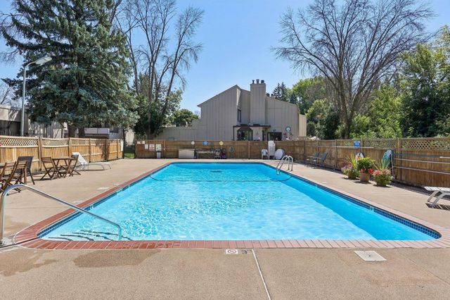 5815 Lake Curve Lane, Brooklyn Center, MN 55429