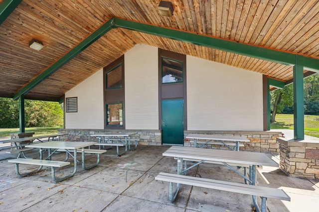 5815 Lake Curve Lane, Brooklyn Center, MN 55429