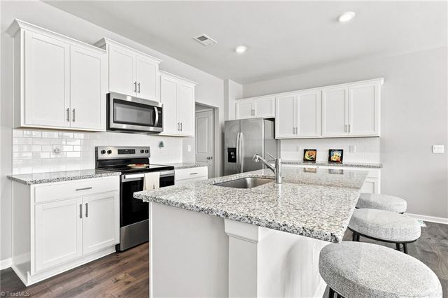 1262 Evelynnview Lane, Kernersville, NC 27284
