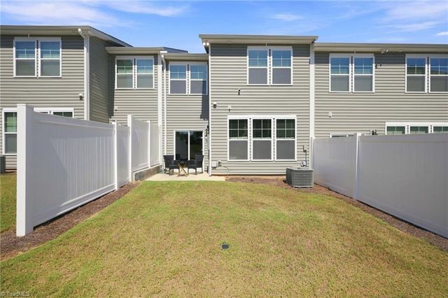 1262 Evelynnview Lane, Kernersville, NC 27284