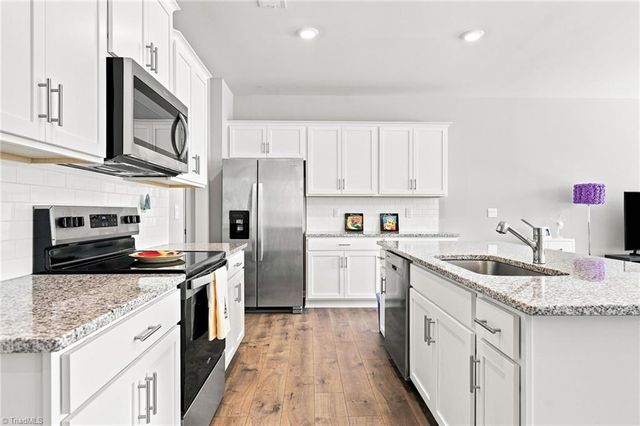 1262 Evelynnview Lane, Kernersville, NC 27284