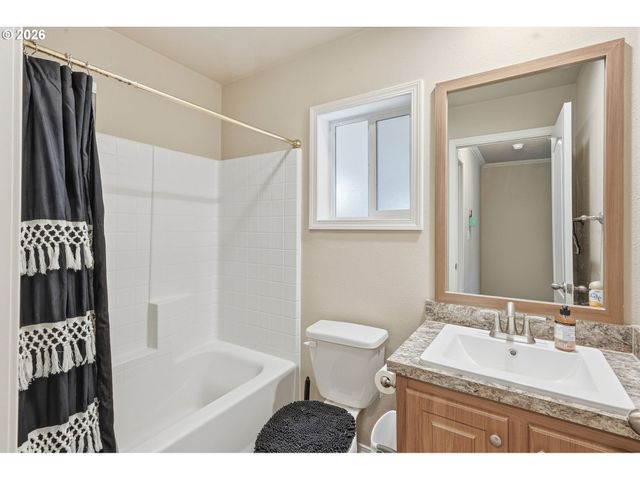 10701 Se HIGHWAY 212 C4, Clackamas, OR 97015