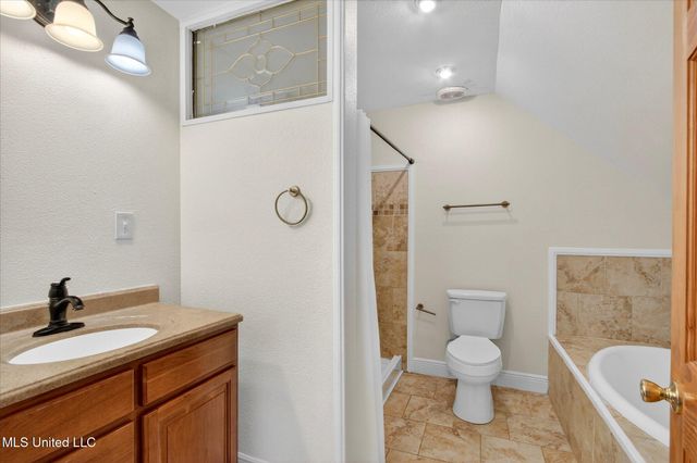 17161 Fenton Dedeaux Road, Kiln, MS 39556