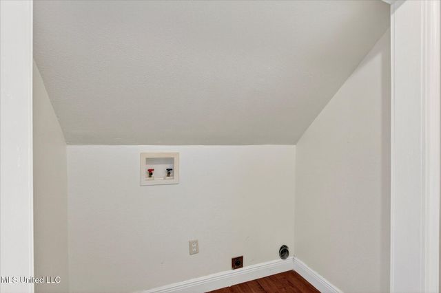 17161 Fenton Dedeaux Road, Kiln, MS 39556