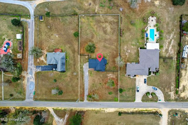 17161 Fenton Dedeaux Road, Kiln, MS 39556