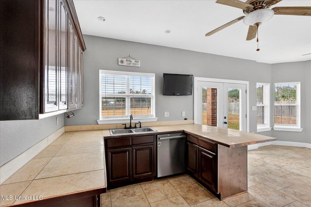 17161 Fenton Dedeaux Road, Kiln, MS 39556