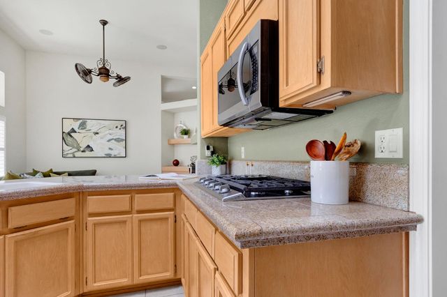 147 Teceira Way, Folsom, CA 95630