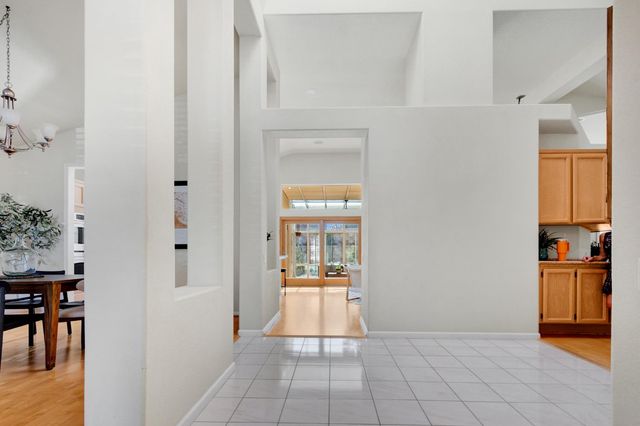 147 Teceira Way, Folsom, CA 95630