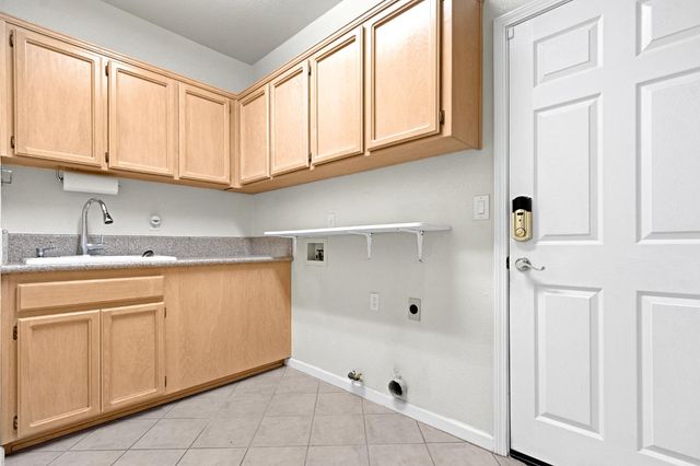 147 Teceira Way, Folsom, CA 95630