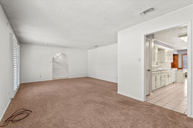 312 Cottonwood Lane, Levelland, TX 79336