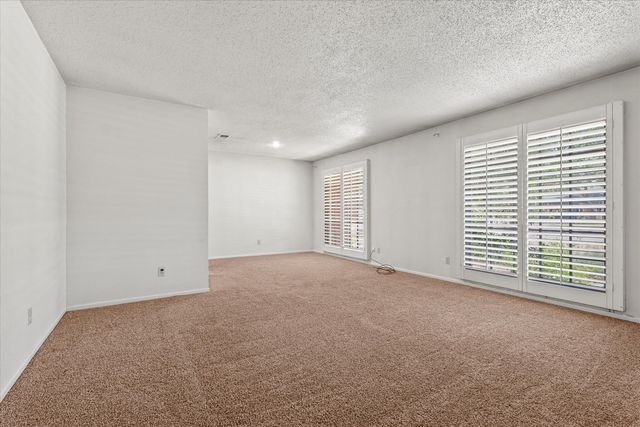 312 Cottonwood Lane, Levelland, TX 79336