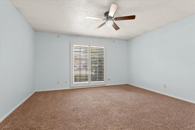 312 Cottonwood Lane, Levelland, TX 79336