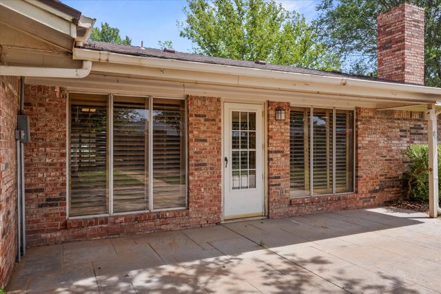 312 Cottonwood Lane, Levelland, TX 79336