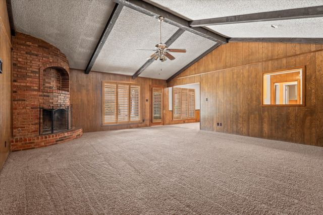 312 Cottonwood Lane, Levelland, TX 79336