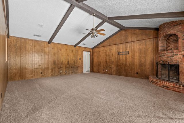 312 Cottonwood Lane, Levelland, TX 79336