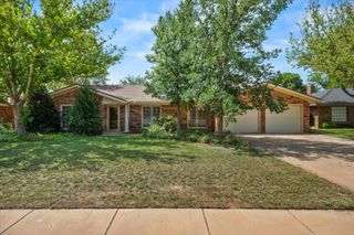 312 Cottonwood Lane, Levelland, TX 79336