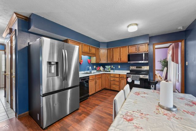 8031 Edgewood Court, Plainfield, IN 46168