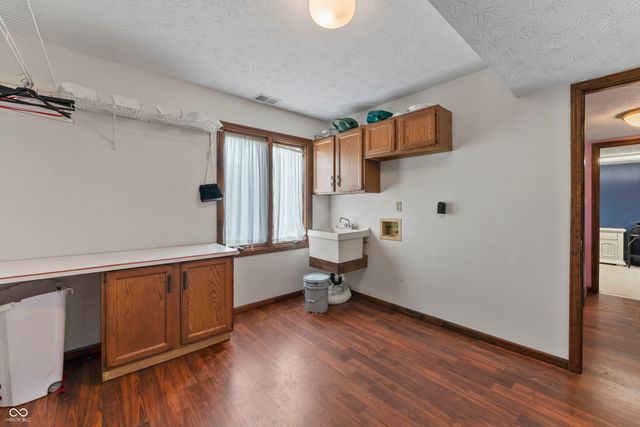 8031 Edgewood Court, Plainfield, IN 46168