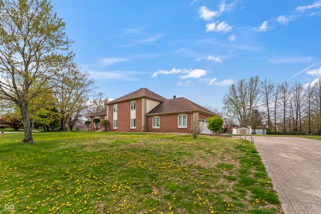 8031 Edgewood Court, Plainfield, IN 46168