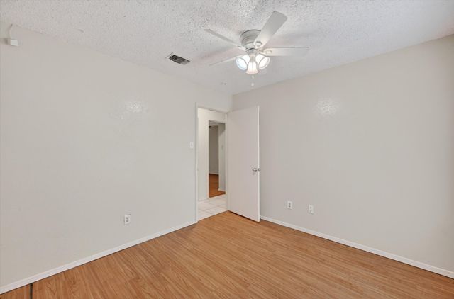 207 Water Lane, Crowley, TX 76036