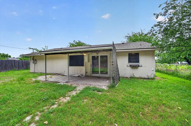 207 Water Lane, Crowley, TX 76036