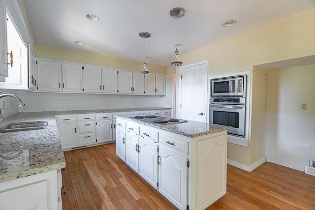 759 S Augusta Drive, Springfield, MO 65809