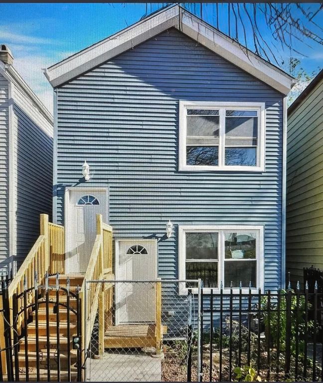 Image 1 of property listing at 2731 S Whipple Street, Chicago, IL 60623