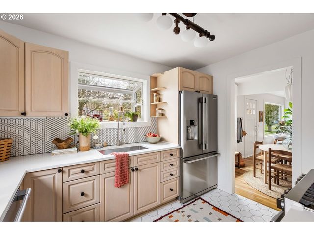 4310 Se LAMBERT St, Portland, OR 97206