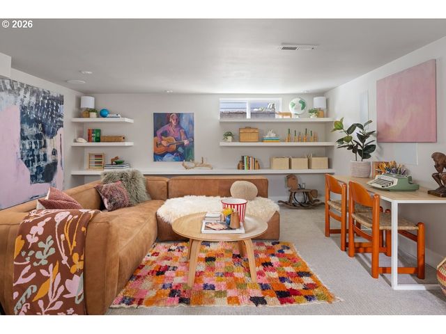 4310 Se LAMBERT St, Portland, OR 97206