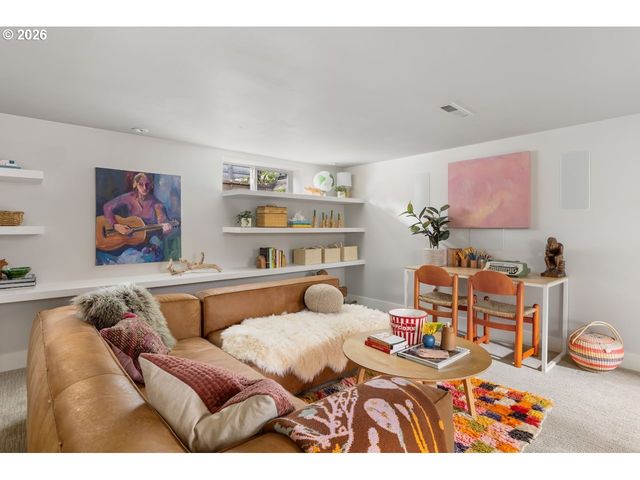 4310 Se LAMBERT St, Portland, OR 97206