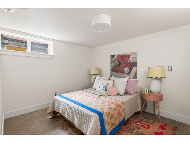 4310 Se LAMBERT St, Portland, OR 97206