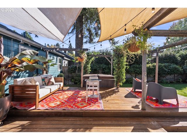 4310 Se LAMBERT St, Portland, OR 97206