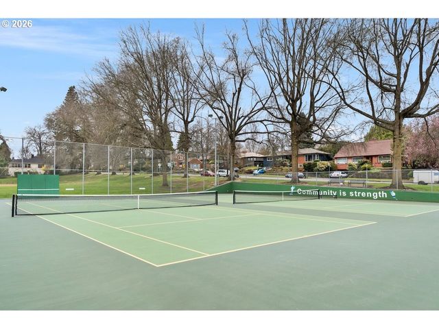 4310 Se LAMBERT St, Portland, OR 97206