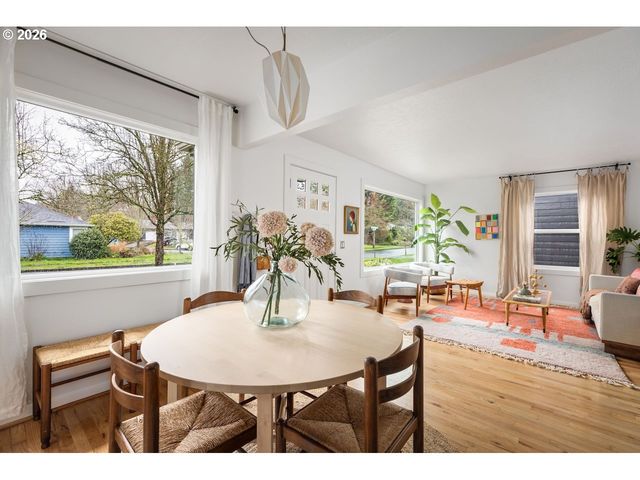 4310 Se LAMBERT St, Portland, OR 97206