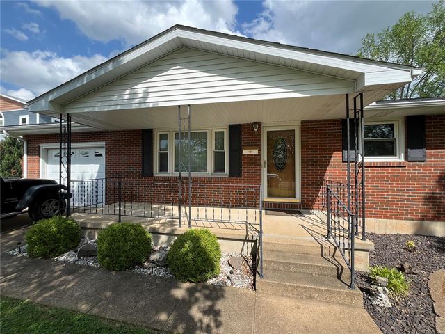 215 Lee St, Fredericktown, MO 63645