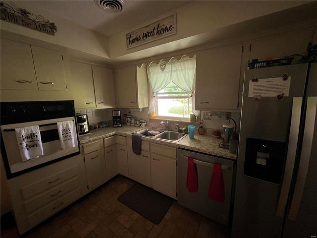 215 Lee St, Fredericktown, MO 63645