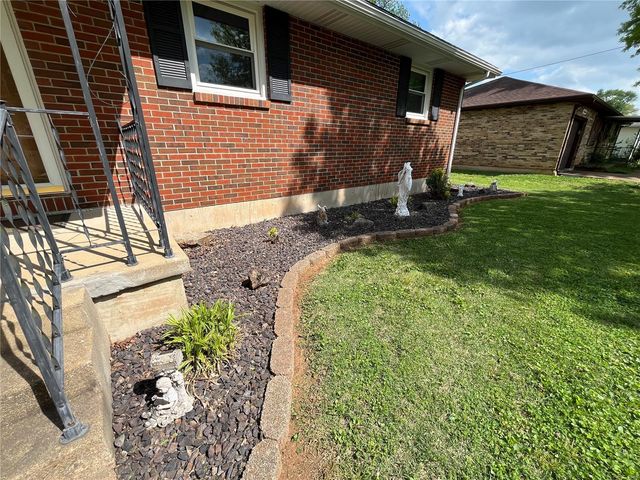 215 Lee St, Fredericktown, MO 63645