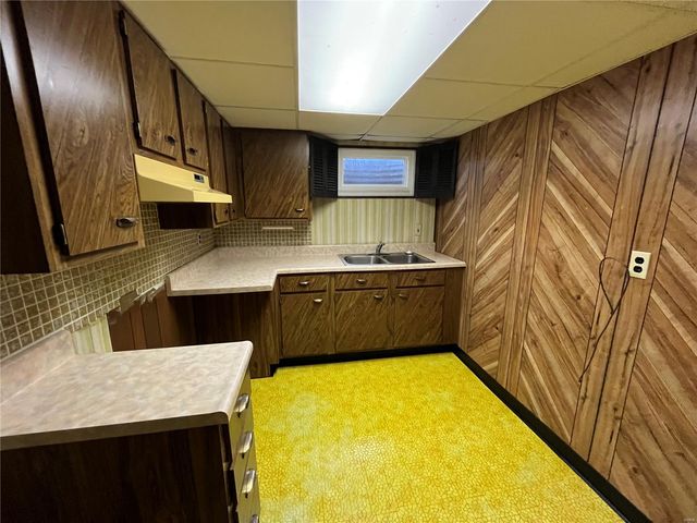 215 Lee St, Fredericktown, MO 63645