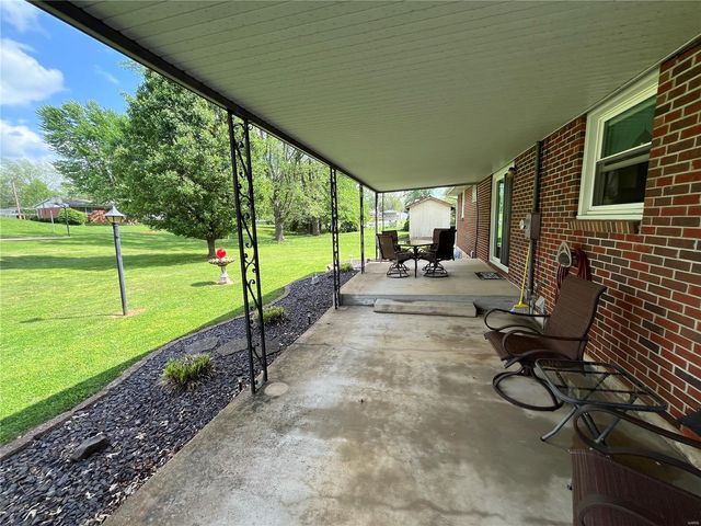 215 Lee St, Fredericktown, MO 63645