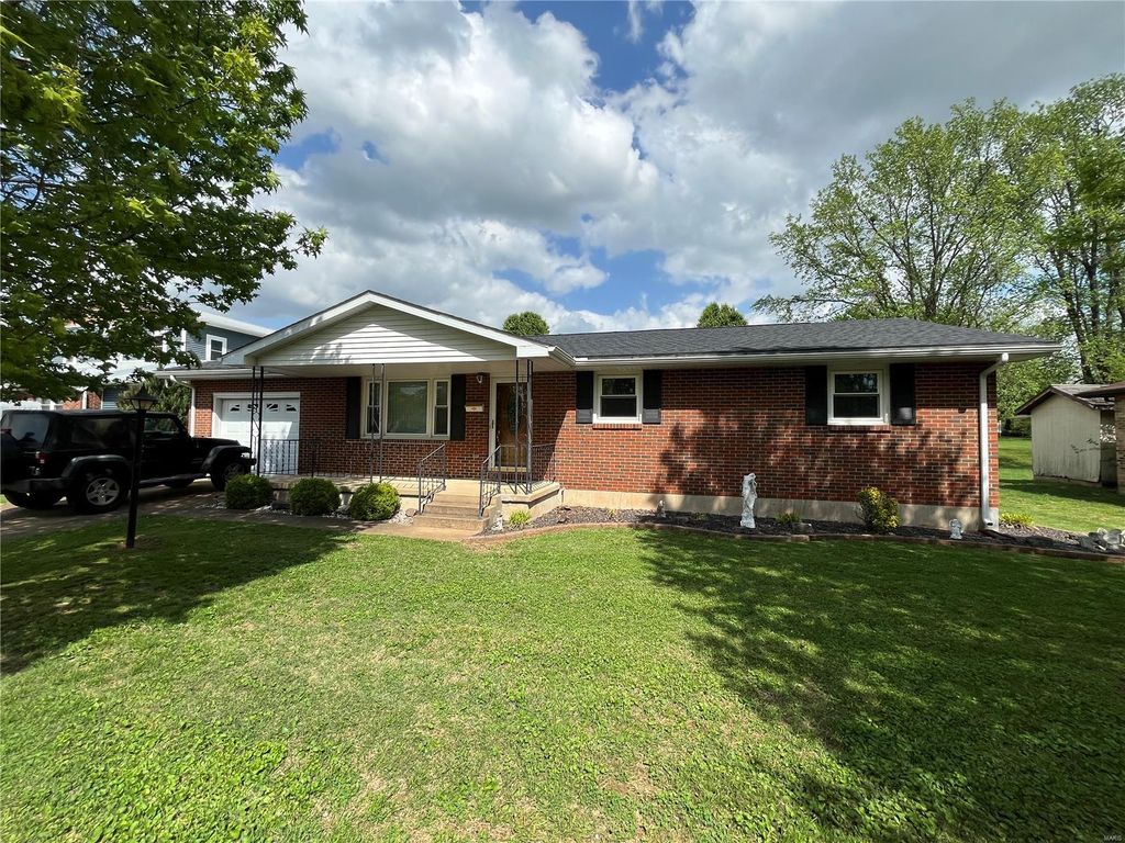 215 Lee St, Fredericktown, MO 63645