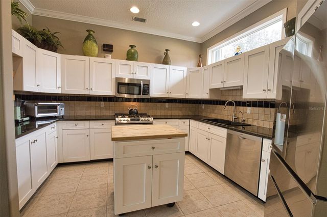 221 RIO TERRA, Venice, FL 34285