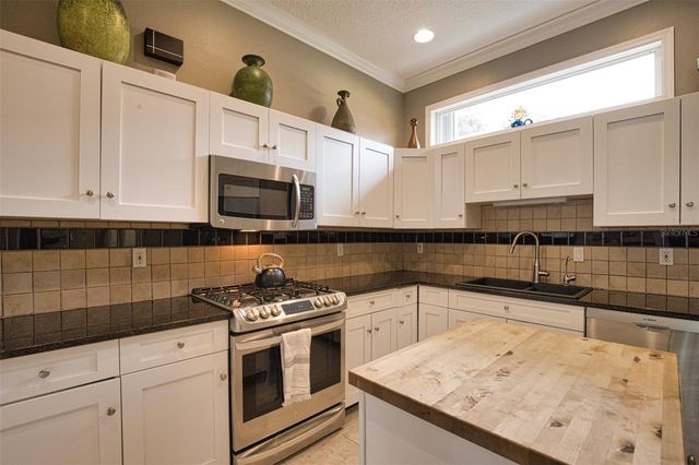 221 RIO TERRA, Venice, FL 34285