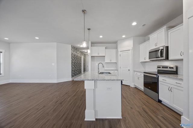 121 Heritage Lakes Boulevard, New Market, AL 35761